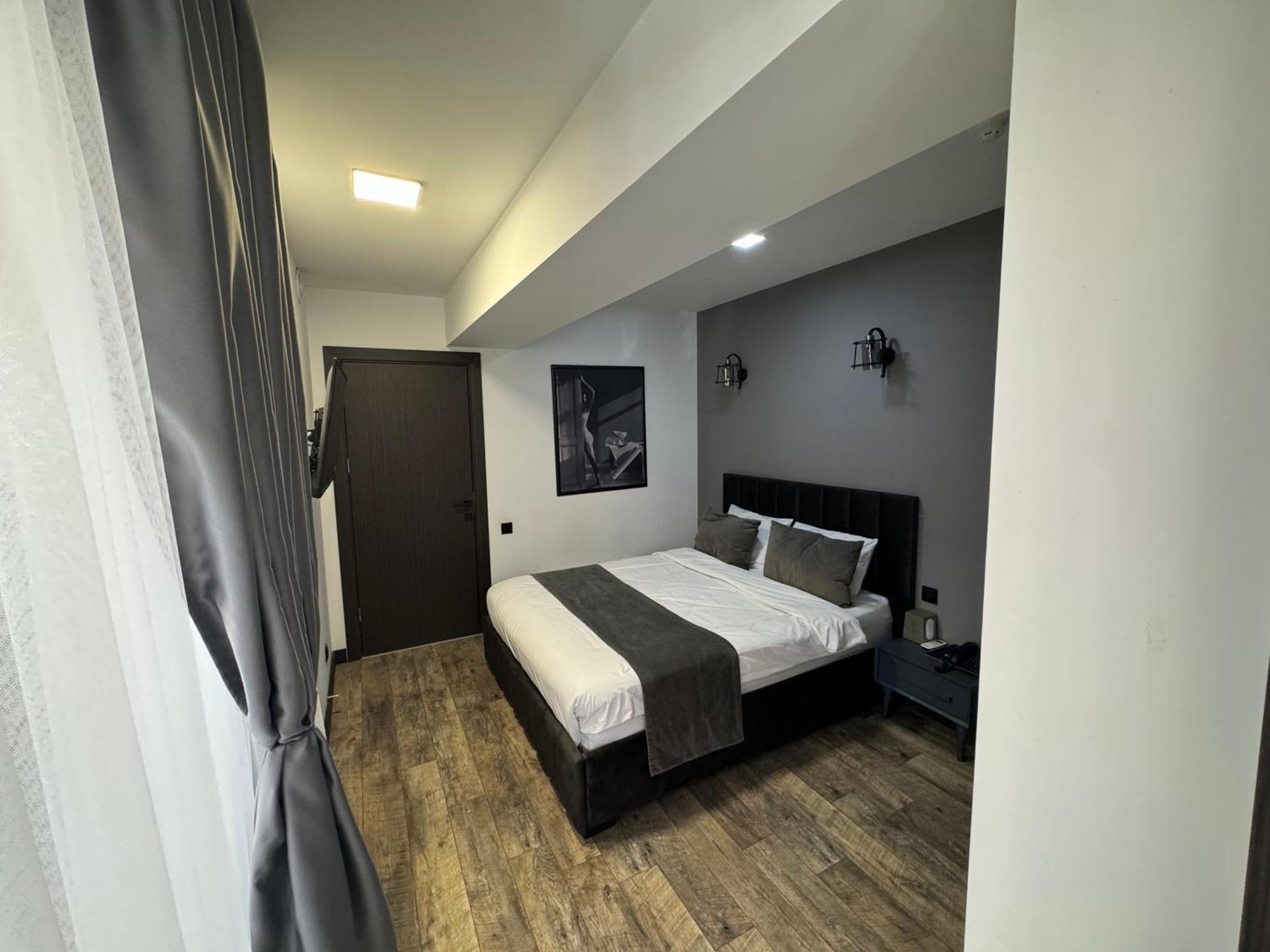 Monk House Hotel Yerevan Exterior photo
